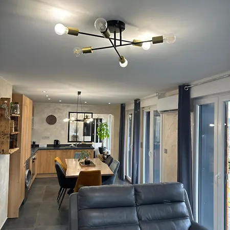 La Ruche Bel Avec Terrasse, Magnifique Vue , 2 Apartment *