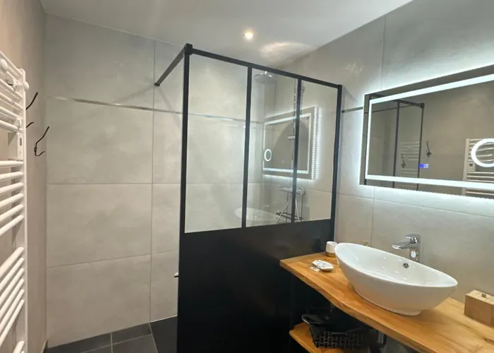 아파트 La Ruche Bel Avec Terrasse, Magnifique Vue , 2 *